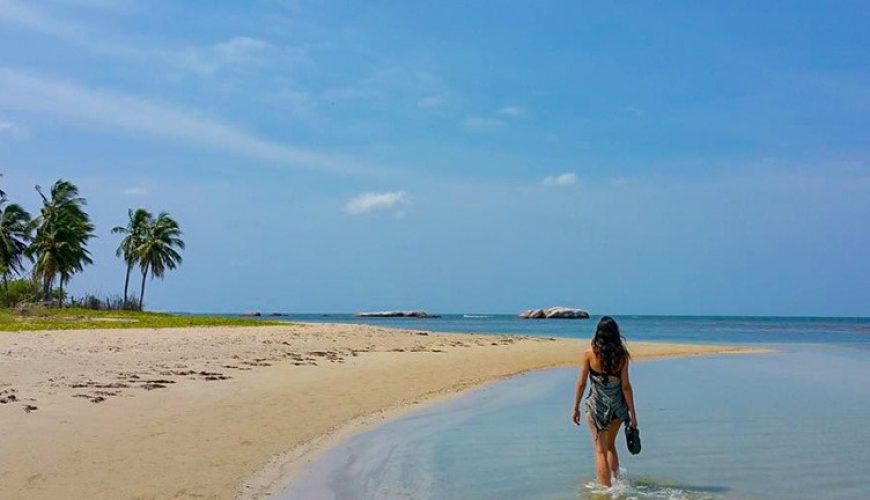 Pasikudah beach Girl